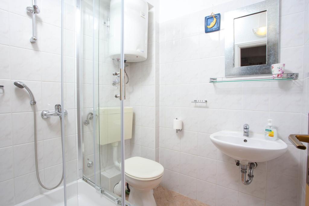 Apartments Meri Макарска Стая снимка