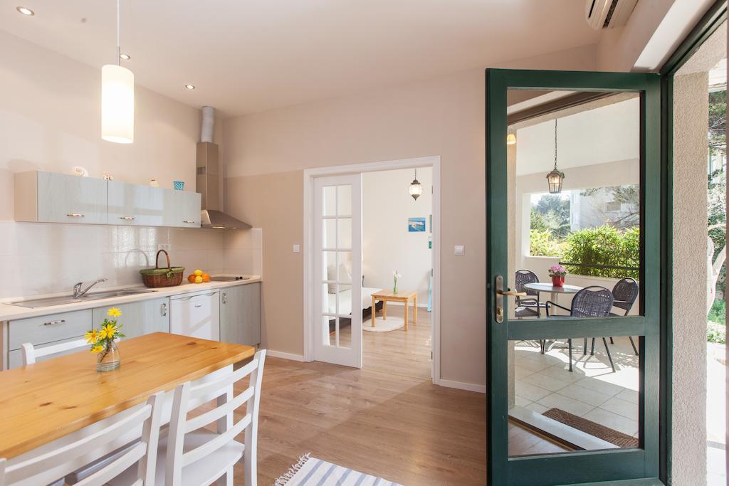 Apartments Meri Макарска Стая снимка